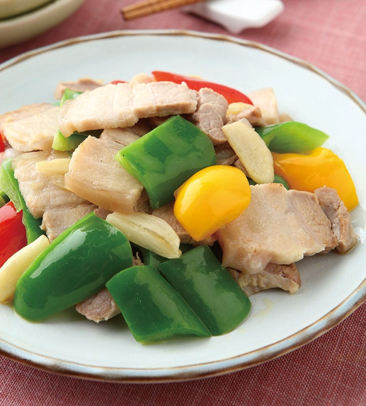 食谱:五花肉片炒彩椒