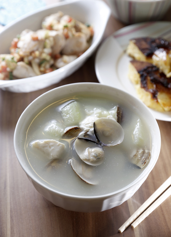 蛤蜊丝瓜豆腐汤