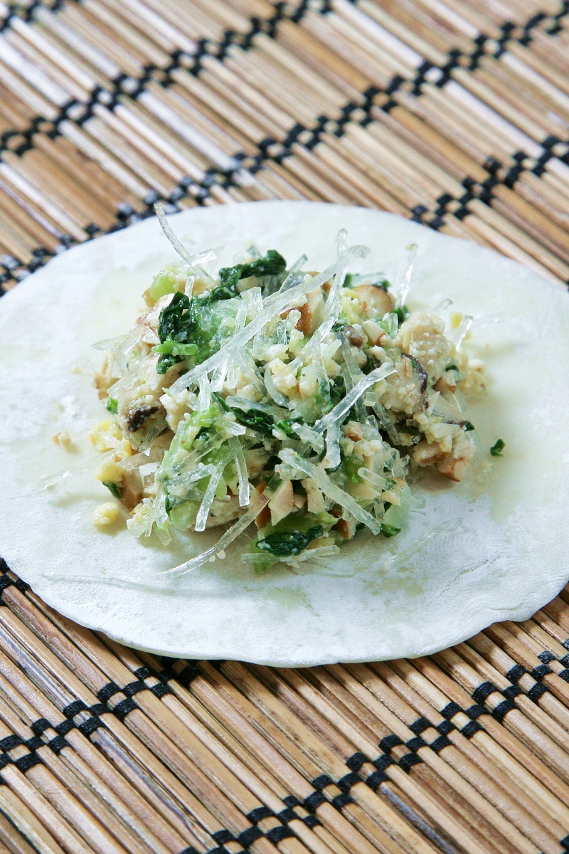 青江粉丝香菇素饺