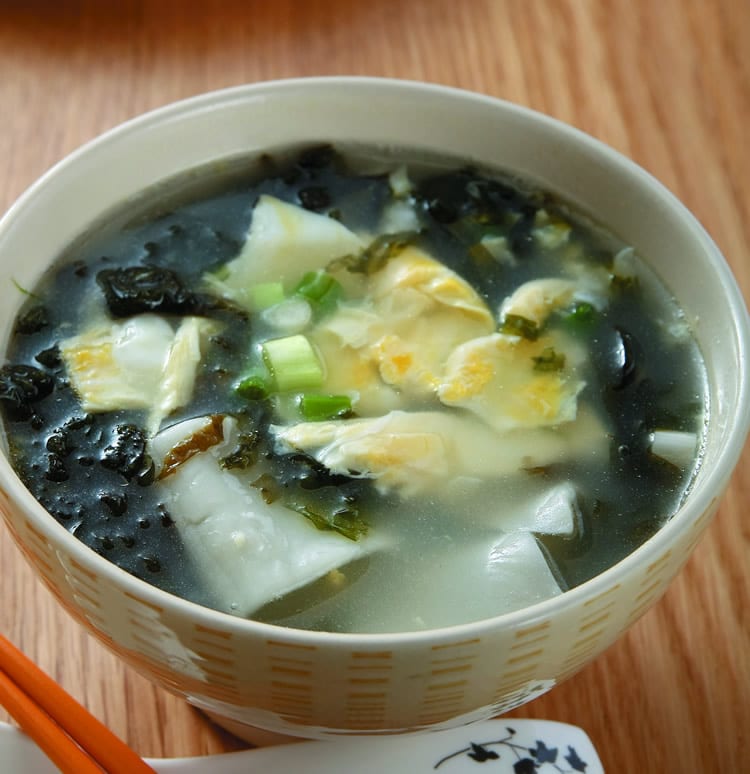 食谱:紫菜饺皮蛋花汤