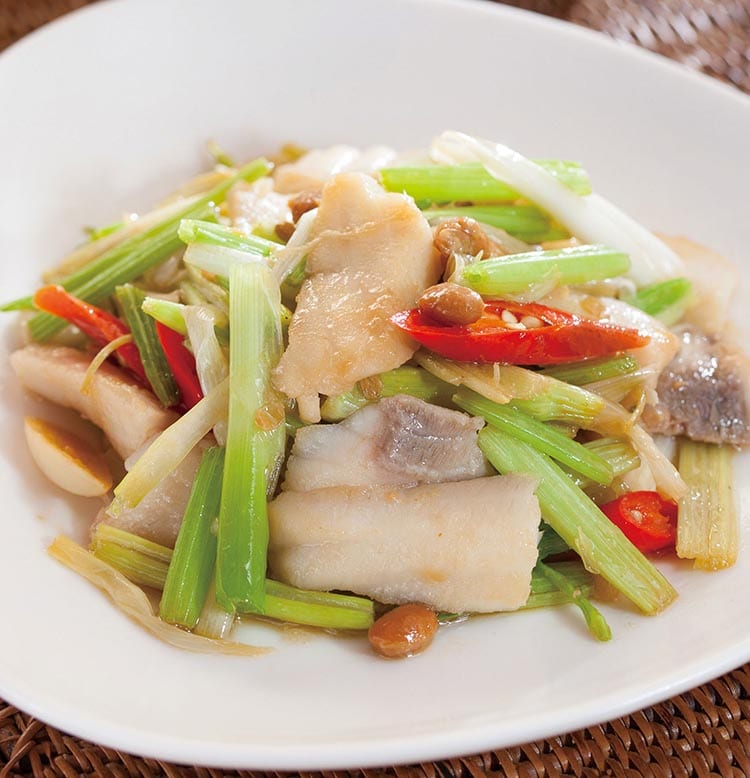食谱:豆酱芹菜炒鱼片