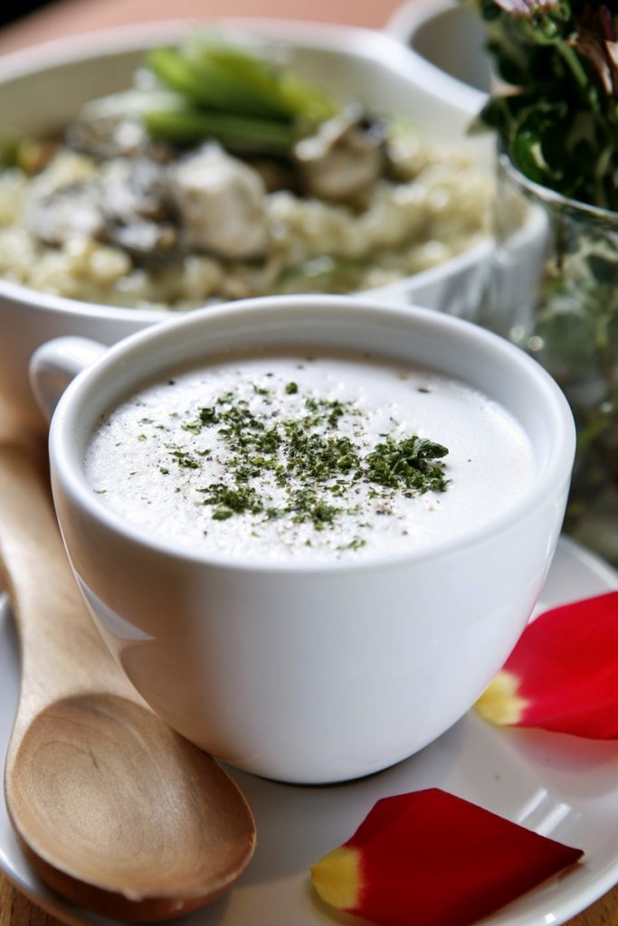 道地的锅烧意面怎么煮？简单 2 招提升高汤层次好风味