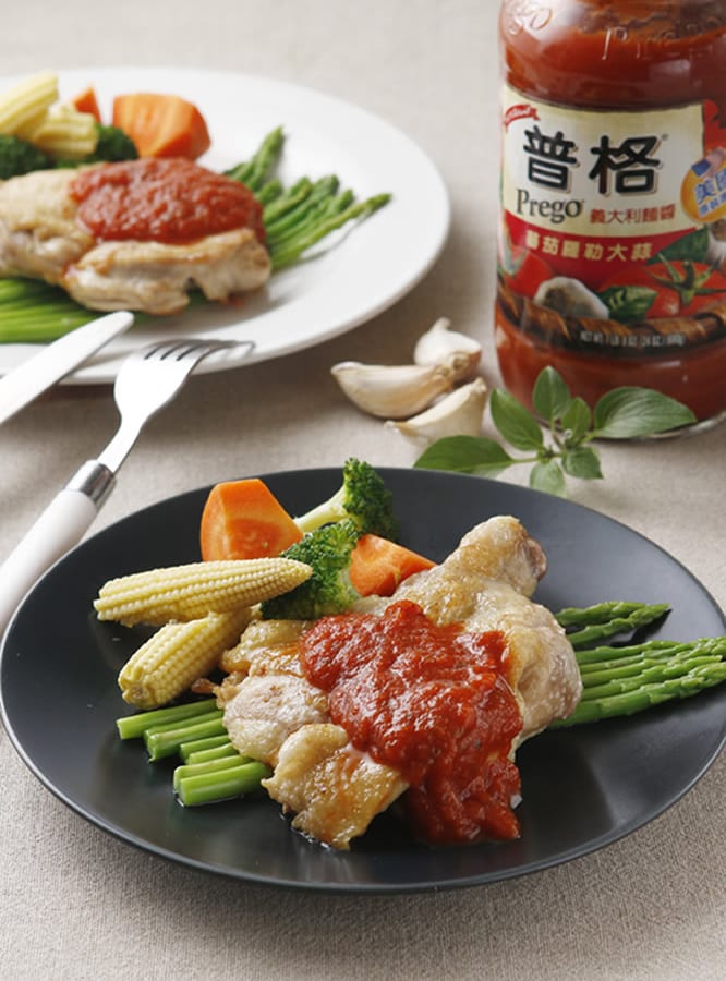 食谱:香煎鸡腿排佐蕃茄酱汁