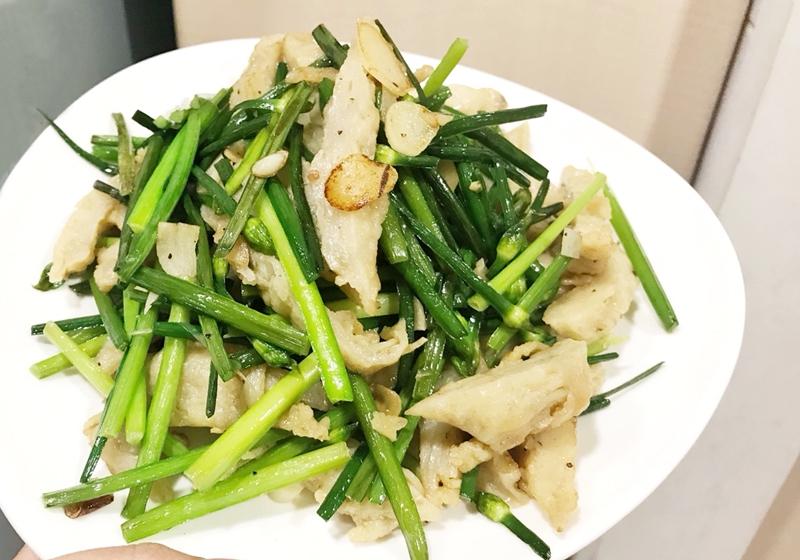 韭菜花炒甜不辣