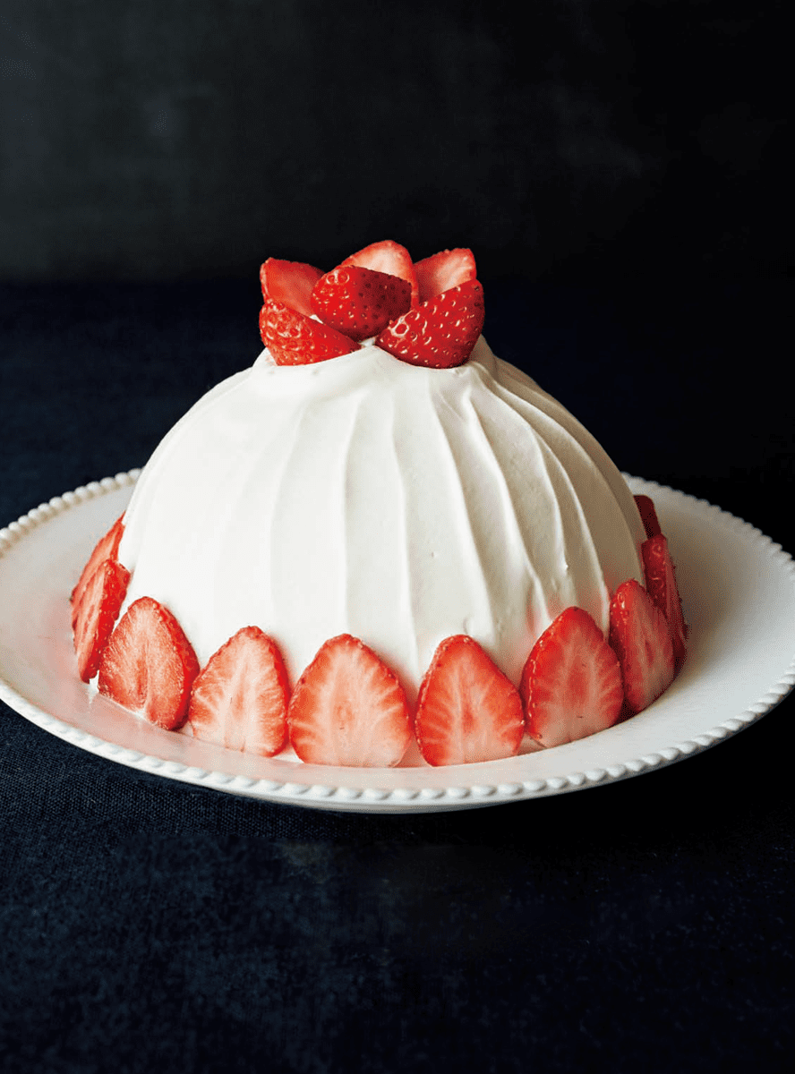 草莓圆顶蛋糕
