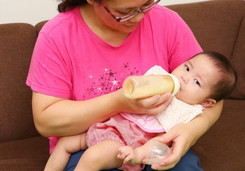 何时该让宝宝开始吃副食品？医师：黄金时期是…