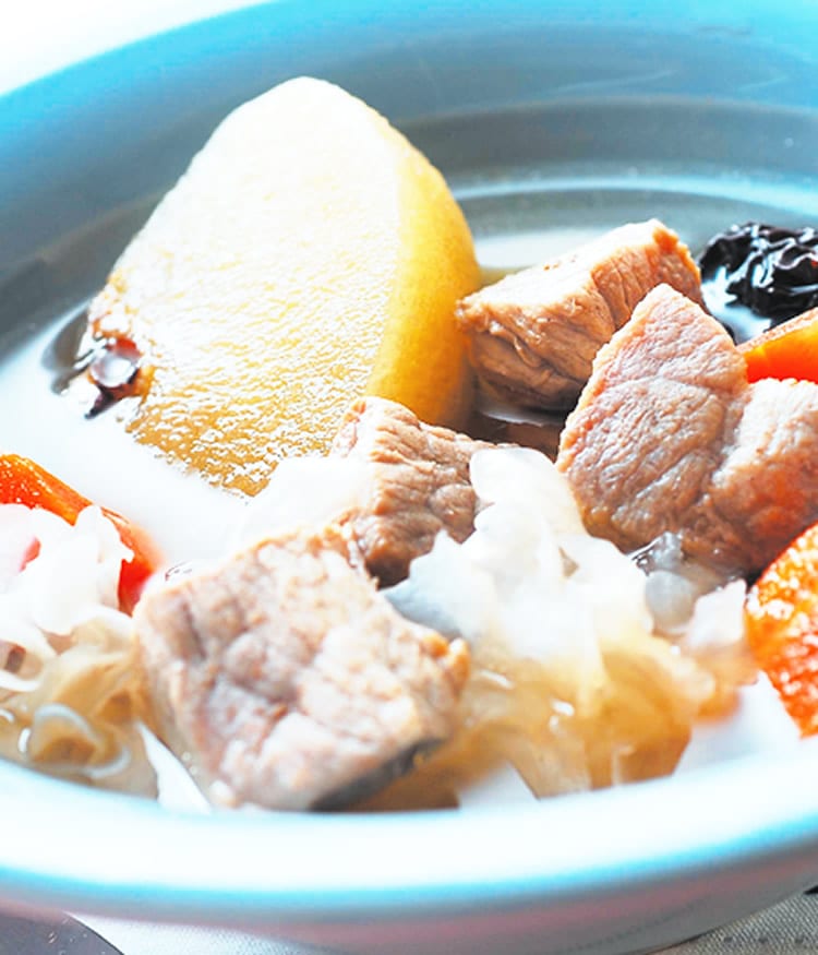 食谱:苹果银耳瘦肉汤