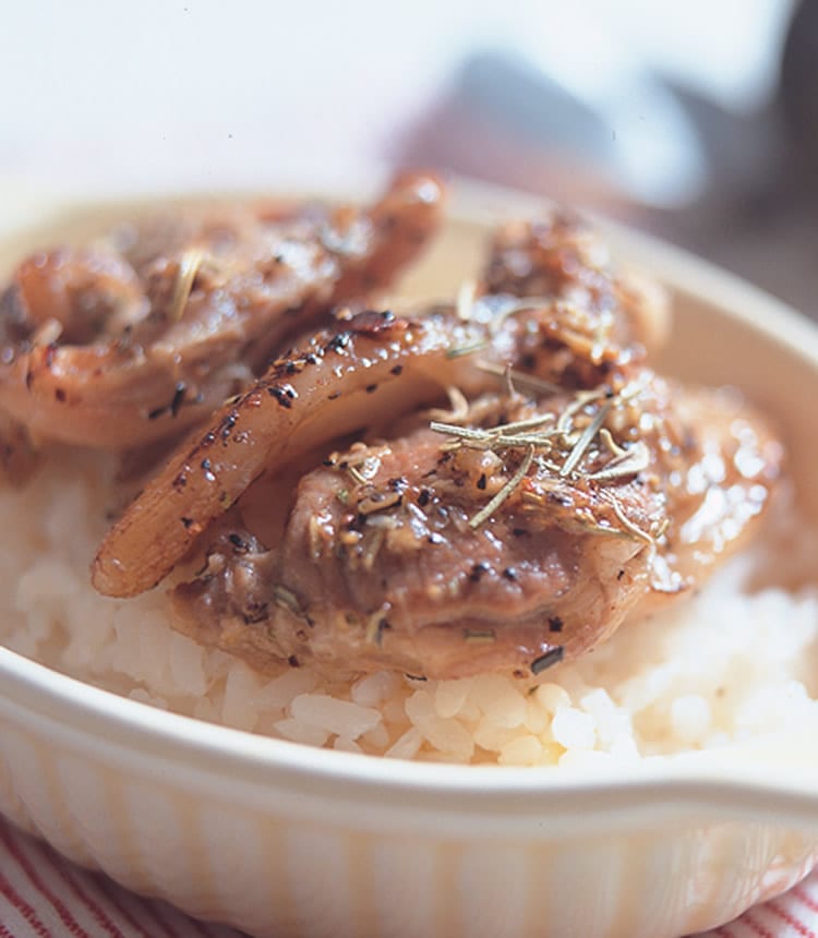 食谱:迷迭香羊里肌烤肉饭