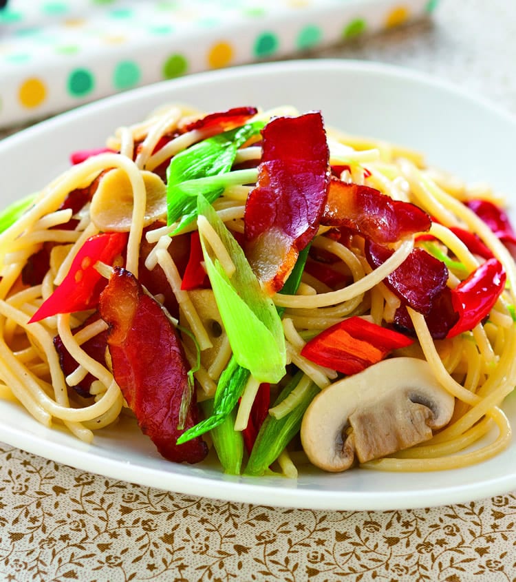 食谱:蒜香腊肉义大利面