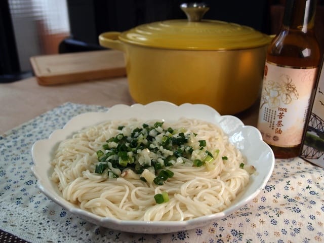 苦茶油葱面线