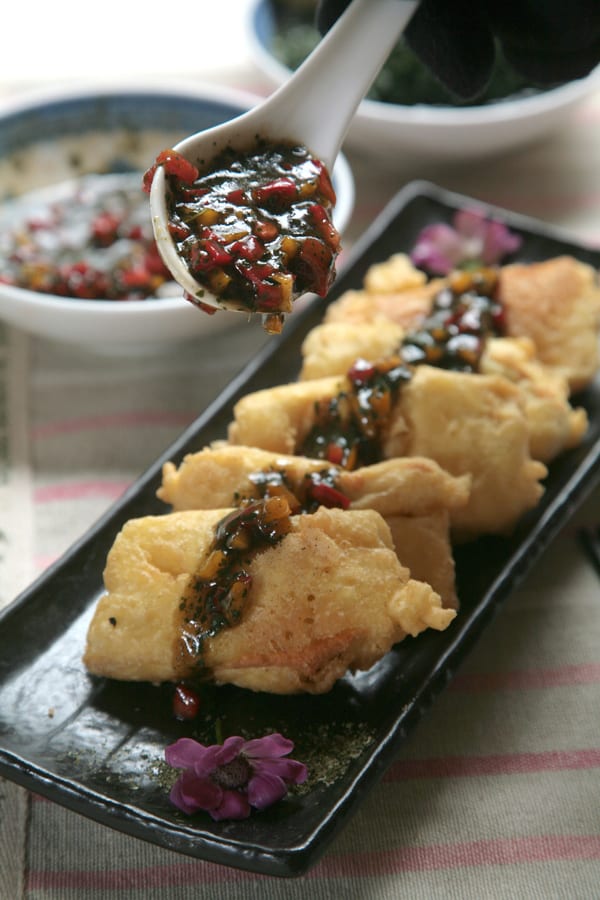 香椿酱佐香脆豆腐