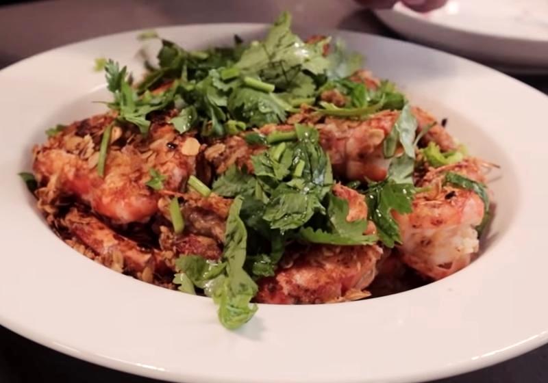 新加坡名菜「麦片虾」免油炸５步骤轻松上菜！